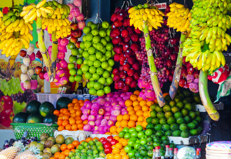 Frisches und farbenfrohes Obst finden Sie auf den lokalen Märkten.