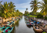An der Westküste Sri Lankas befindet sich die Stadt Negombo, wo sich einer der wichtigsten Fischereihäfen befindet. Hier zu sehen der Hamilton Kanal.