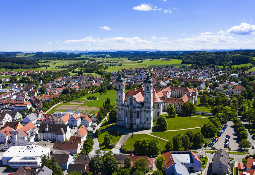 In Ottobeuren befindet sich eine der schönsten Barockkirchen Deutschlands.
