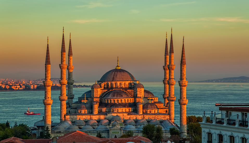Herzlich willkommen in Istanbul zu Ihrer Mittelmeerreise.
