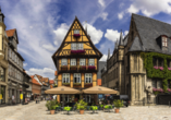 Die Stadt Quedlinburg mit ihren Fachwerkhäusern sollten Sie gesehen haben.