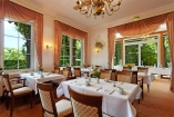 Im Restaurant werden Sie mit leckeren Speisen verwöhnt.