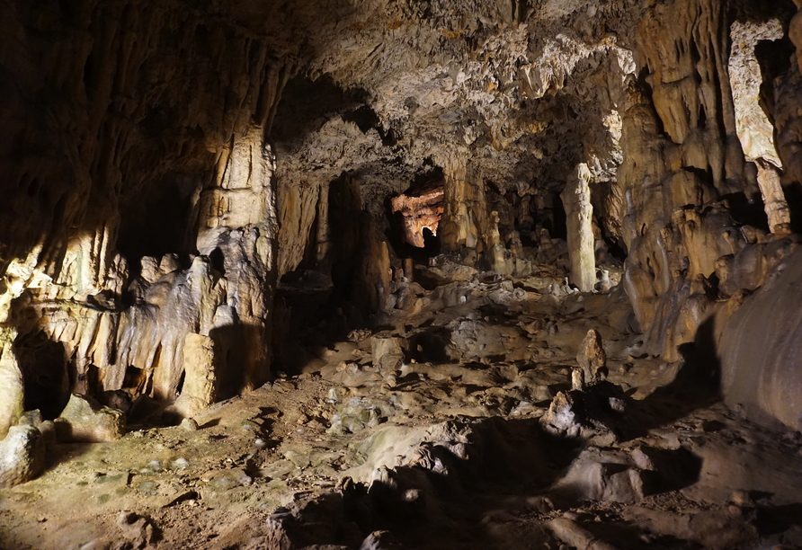 Ein Highlight der Insel ist die Biserujka-Höhle – eine Tropfsteinhöhle.