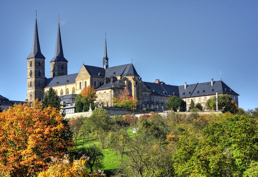 Der romantische Bamberger Dom überragt die malerische Altstadt.