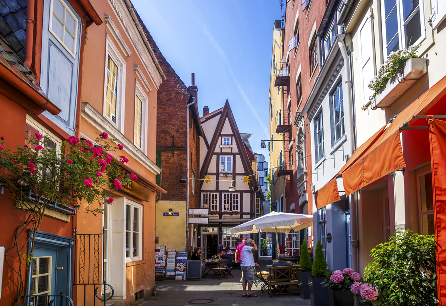 Schlendern Sie unbedingt durch den Schnoor – das älteste und liebevoll restaurierte Stadtviertel Bremens.
