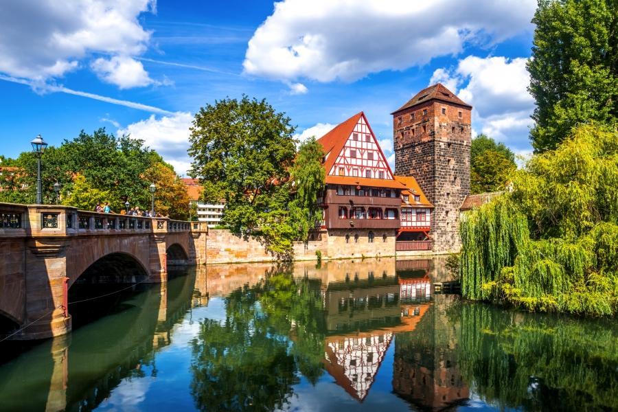 ARIELLE QUEEN ab Frankfurt/an Passau