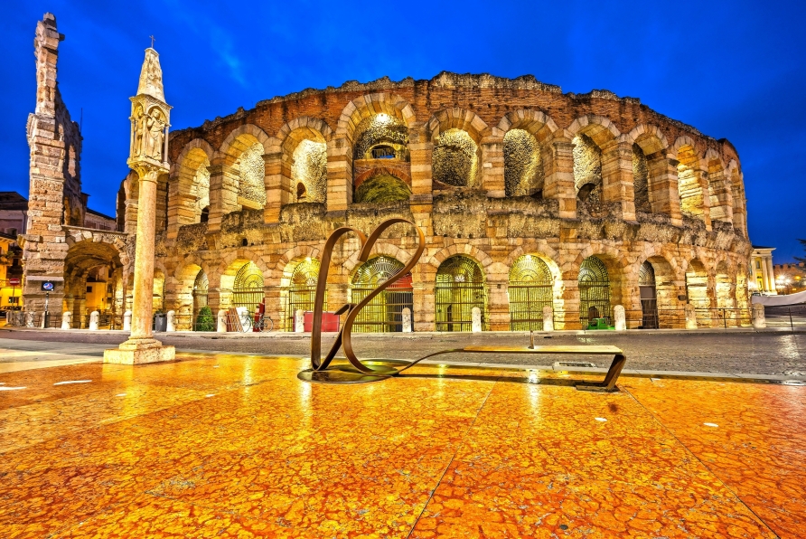 Die imposante Arena von Verona wird Sie begeistern.