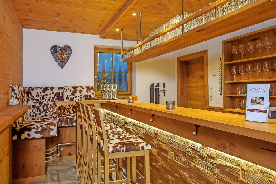 Die gemütliche Hotelbar lädt zum Verweilen ein.