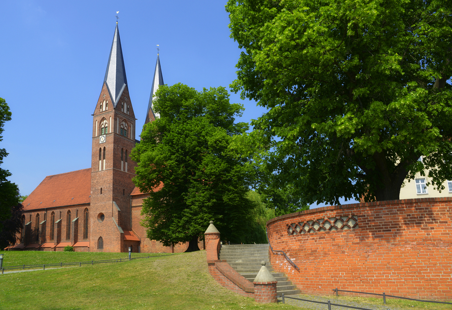 Im Jahr 1246 wurde die Klosterkirche Sankt Trinitatis in Neuruppin erbaut.