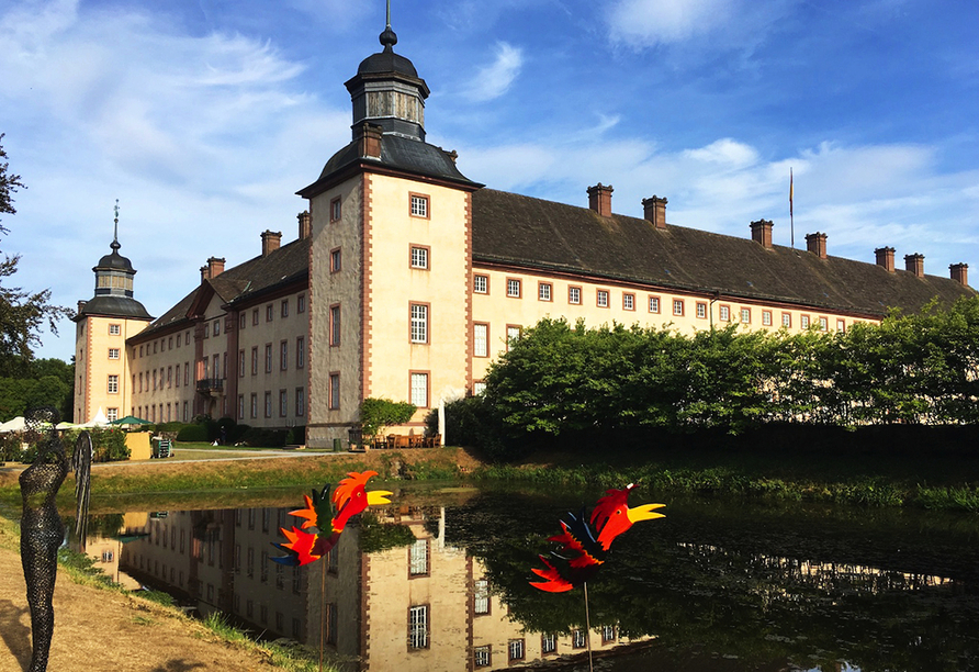 Das UNESCO-Welterbe Corvey zählt zu den wichtigsten Sehenswürdigkeiten im Weserbergland.