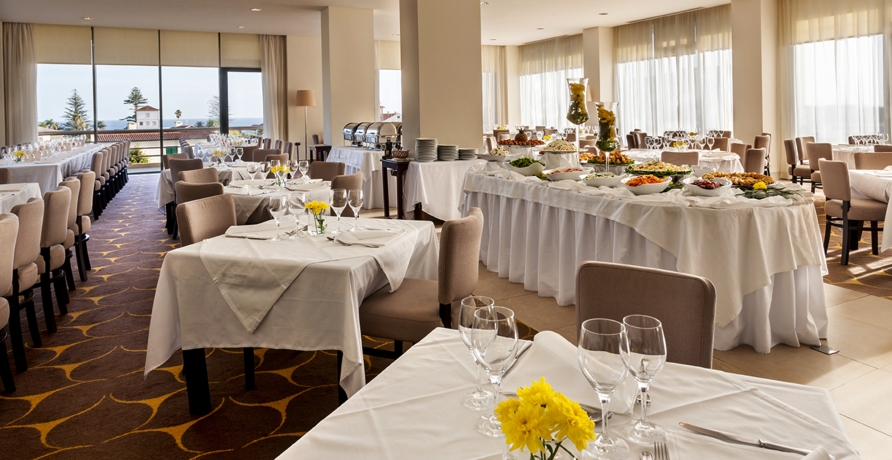 Lassen Sie sich im Restaurant des Hotels mit leckeren Speisen verwöhnen.