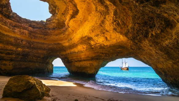 Freuen Sie sich auf Ihre verdiente Auszeit in Carvoeiro an der wunderschönen Algarve.