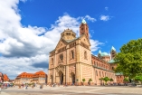 Speyer ist insbesondere für seinen prächtigen Dom bekannt.