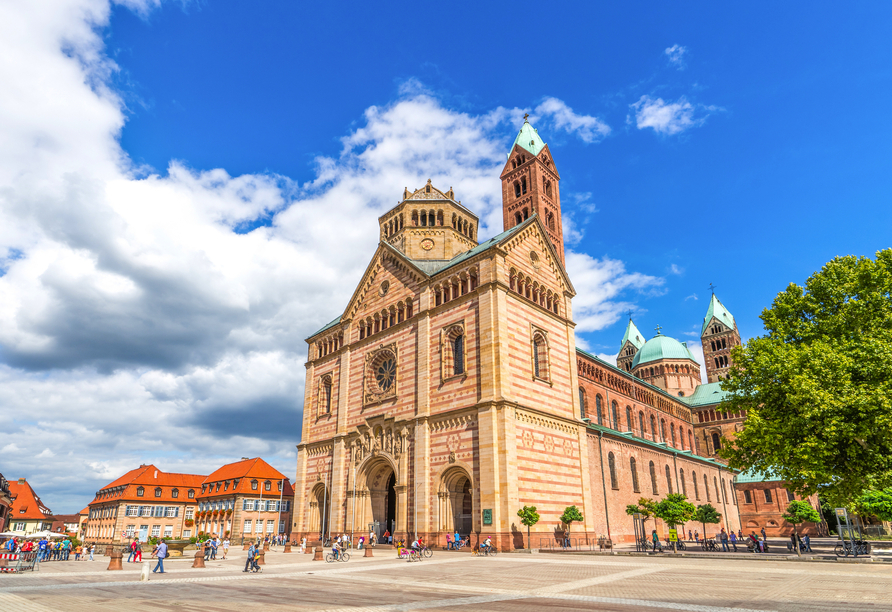 Speyer ist insbesondere für seinen prächtigen Dom bekannt.