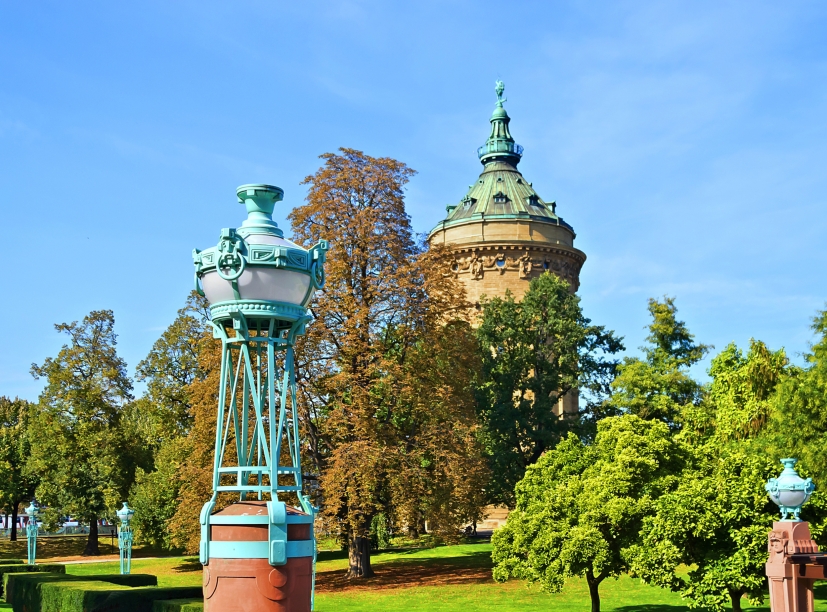Bei einem Ausflug nach Mannheim lohnt sich ein Spaziergang durch den Stadtpark.