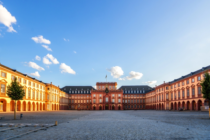 Auch das Mannheimer Schloss ist äußerst beeindruckend. 