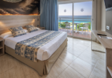Beispiel eines Doppelzimmers mit Meerblick im Hotel GHT Marítim in Calella