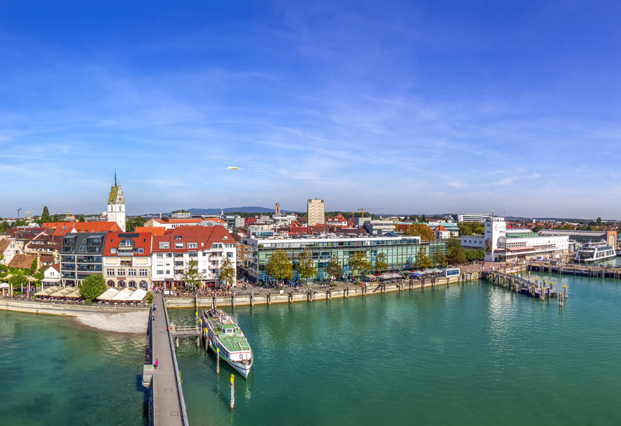 Friedrichshafen erwartet Sie zu einem unvergesslichen Urlaub am Bodensee. 