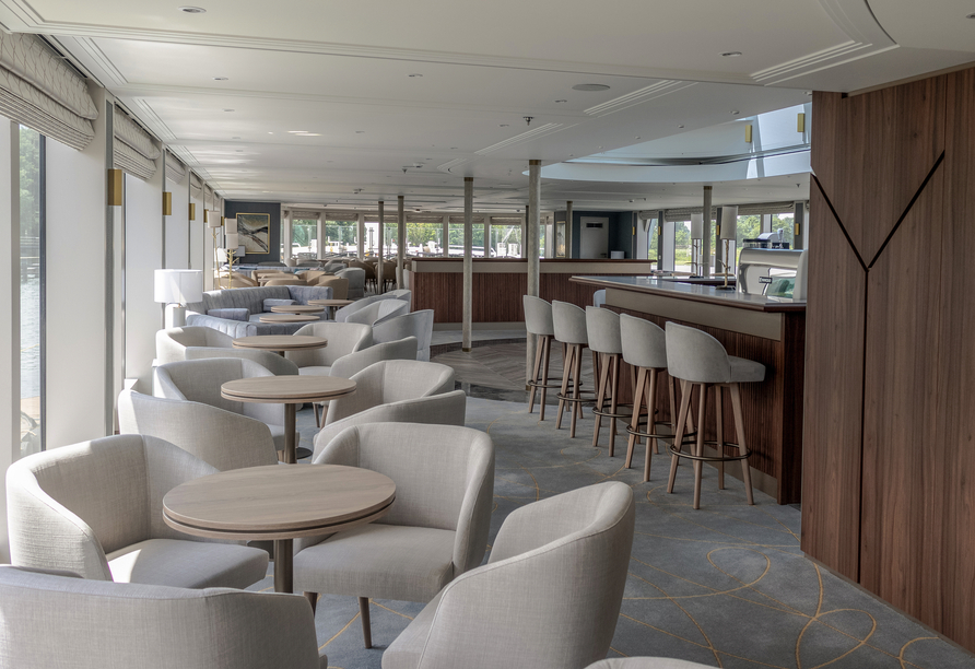 Die Tintoretto Lounge an Bord lädt zum Verweilen ein.