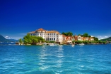 Die Isola Bella mit ihren Palästen und Gärten ist ein Muss am Lago Maggiore.