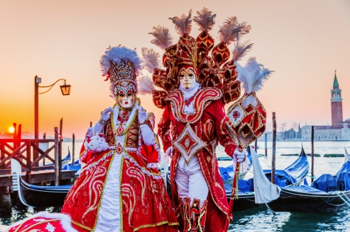 Erleben Sie hautnah den extravaganten venezianischen Karneval.
