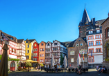 Bei einem Ausflug nach Bernkastel-Kues lädt die schöne Altstadt zum Bummeln ein.