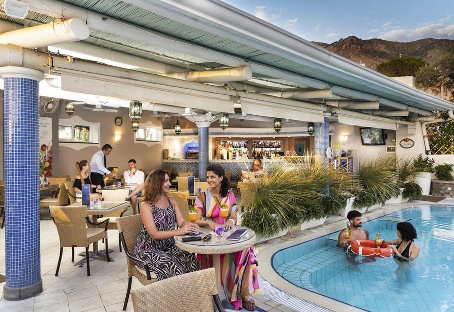 Hotel Sorriso Thermae Resort, Poolbar