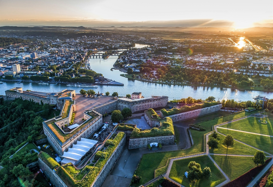 Einen einzigartigen Blick über Koblenz und die Umgebung erhalten Sie von der Festung Ehrenbreitstein.