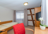 Beispiel eines Einzelzimmers Budget Landseite im Hotel Hoeri am Bodensee in Gaienhofen