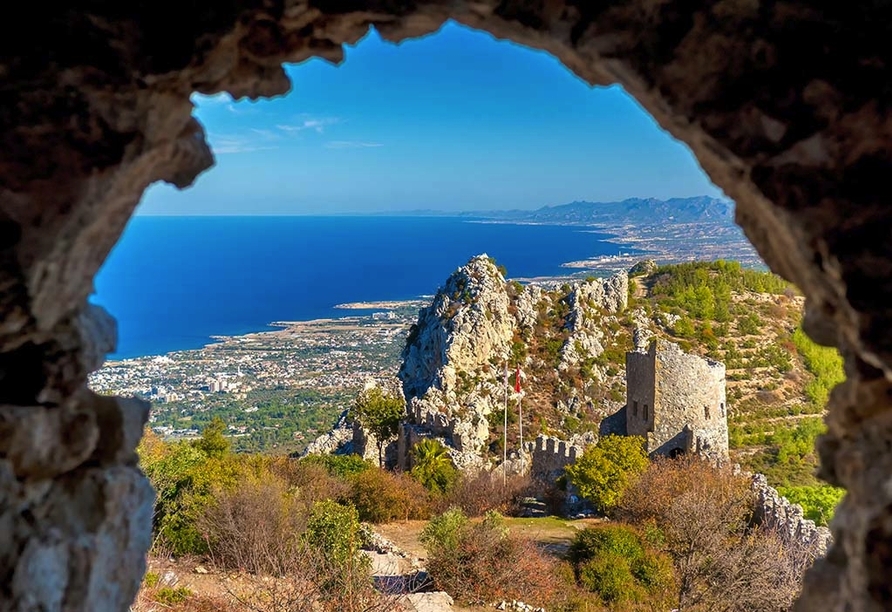 Der Norden Zyperns und seine unberührte Natur, Bergfestung St. Hilarion in Kyrenia