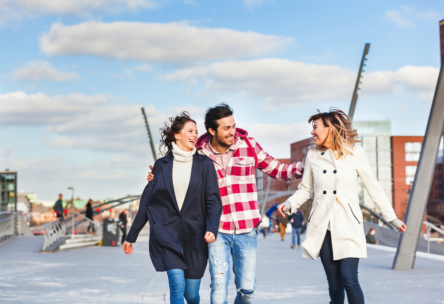 Gemeinsam durch Hamburg schlendern, lachen und die schönsten Seiten der Stadt entspannt entdecken.