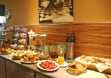 Genießen Sie das reichhaltige Frühstücksbuffet im Casilino Hotel A20 Wismar.