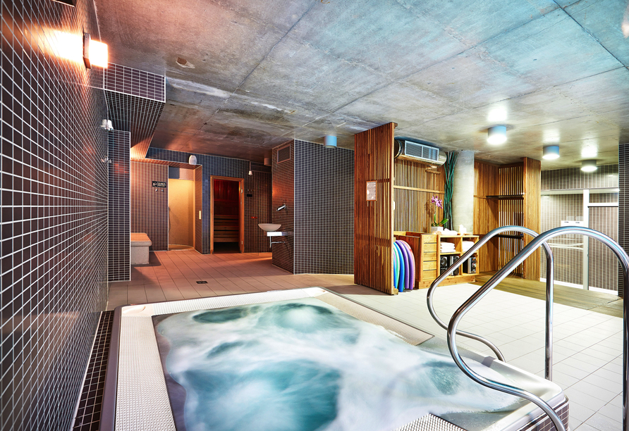 Freuen Sie sich auf den Whirlpool im Wellnessbereich!