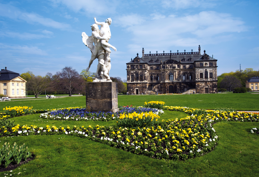 Im Großen Garten, der größte Park Dresdens, finden Sie das barocke Lustschloss Palais.