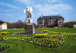 Im Großen Garten, dem größten Park Dresdens, finden Sie das barocke Lustschloss Palais.