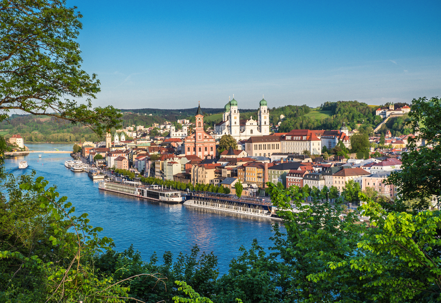 Ihre Donaukreuzfahrt startet in der schönen Drei-Flüsse-Stadt Passau. 