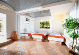 Entspannung finden Sie im Ruhebereich mit Wasserbetten im Wellnesshotel Rothfuss.