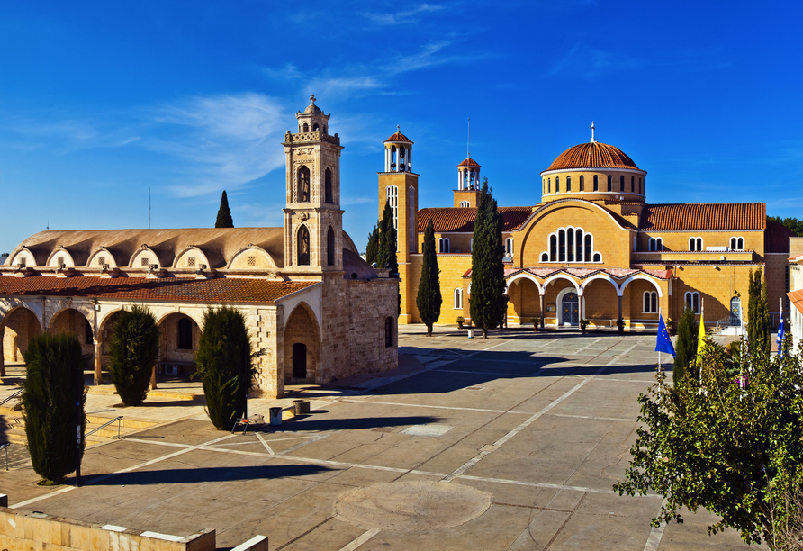 Entdecken Sie Ihren Urlaubsort Paralimni mit der Agios-Georgios-Kirche.