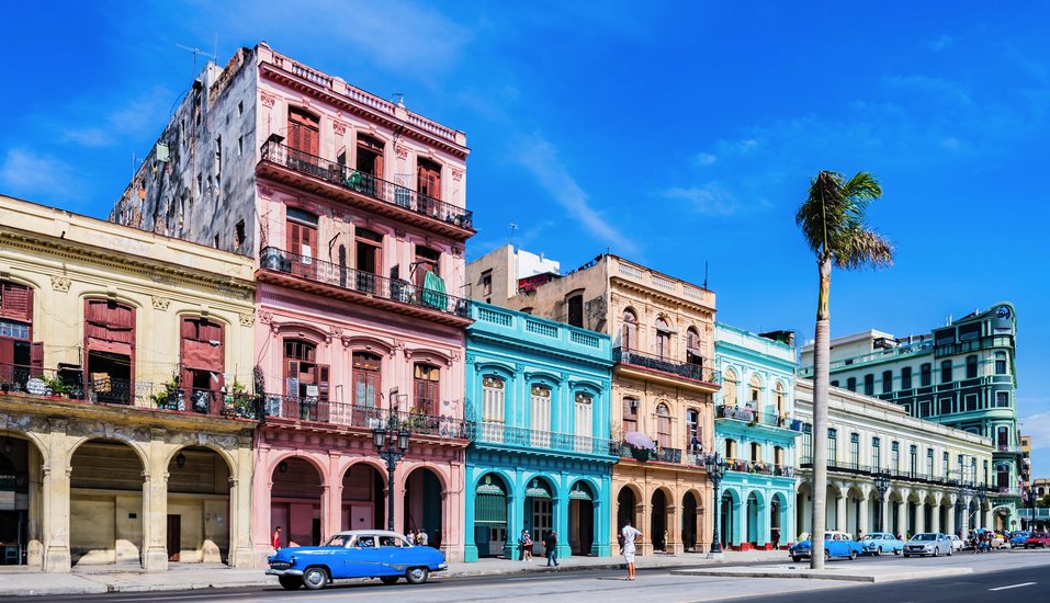 Kombination aus Städteerlebnis und unberührtem Urlaubsparadies, Hauptstraße von Havanna