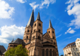 Das Münster ist das Wahrzeichen Bonns.