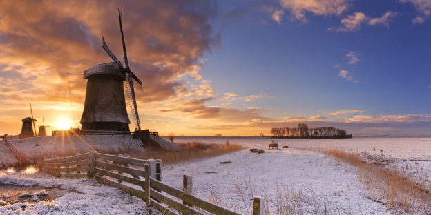 Die berühmten niederländischen Windmühlen versprechen auch im Winter einen traumhaften Anblick.