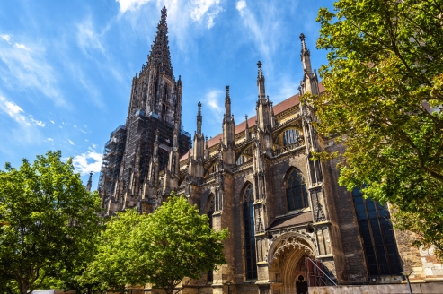 Das mächtige Münster ist die bekannteste Sehenswürdigkeit Ulms.