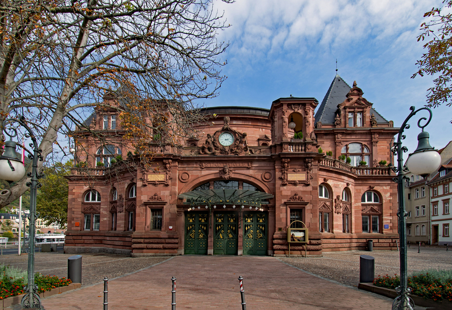 Historische Architektur und der Charme der Neckarstadt machen Heidelberg zu einem lohnenden Ausflugsziel.