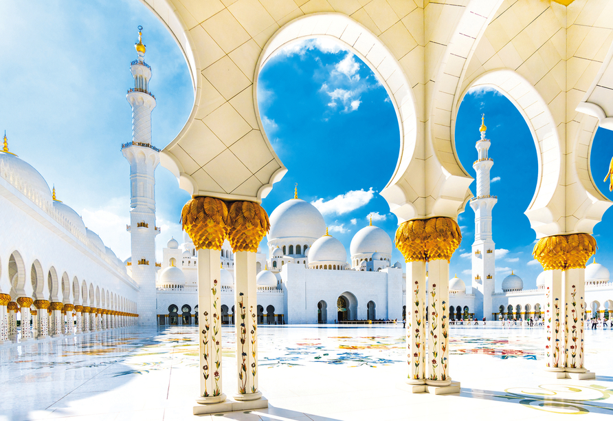 Sie ist eine der größten und zweifellos atemberaubendsten Moscheen der Welt.