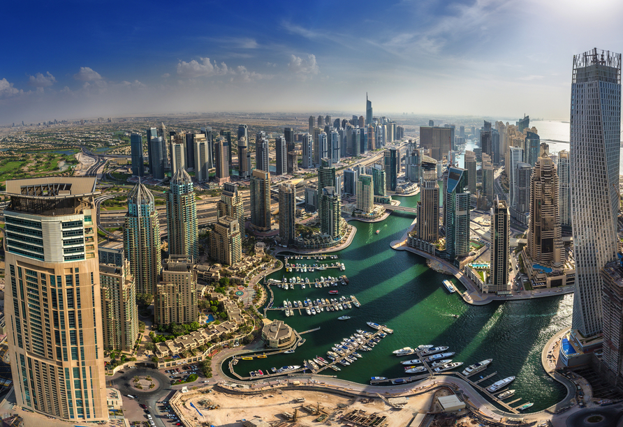 Die Stadt der Superlative, Dubai, erwartet Sie zu Beginn Ihres Urlaubs mit Wow-Effekt.