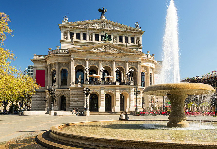 Statten Sie auch der Mainmetropole Frankfurt mit der Alten Oper einen Besuch ab.