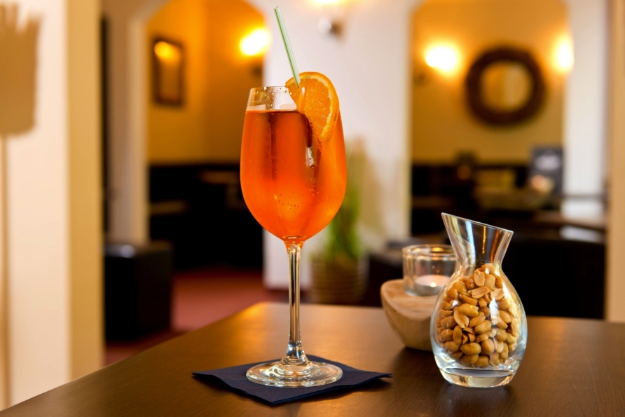 Wie wäre es mit einem Aperol an der Hotelbar?