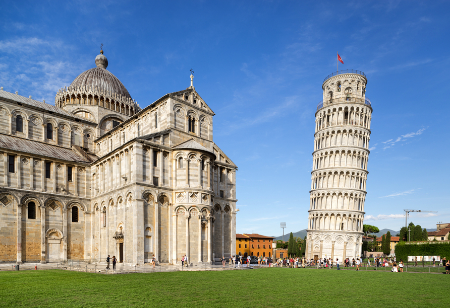 Besuchen Sie das Wahrzeichen der Toskana.: den schiefen Turm von Pisa.