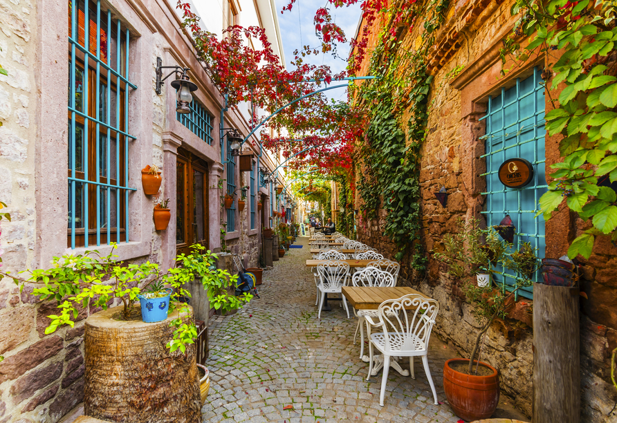 Bunte Straße in Ayvalik 