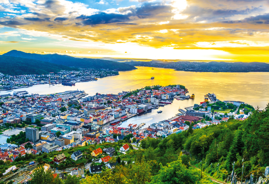 MS Deutschland, Bergen